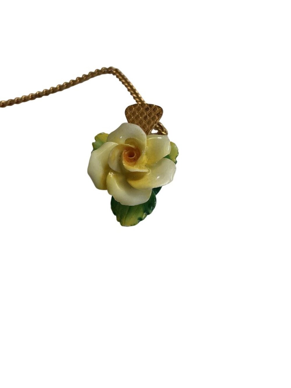 Vintage Porcelain Yellow Rose Sweater Clip With Gold-Tone Chain And Textured Cli - Picture 4 of 10